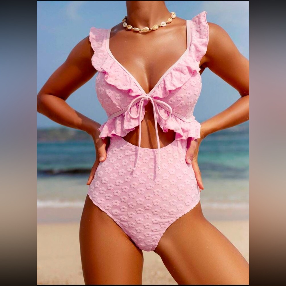 NEW Chic Pink Ruffled Swimsuit